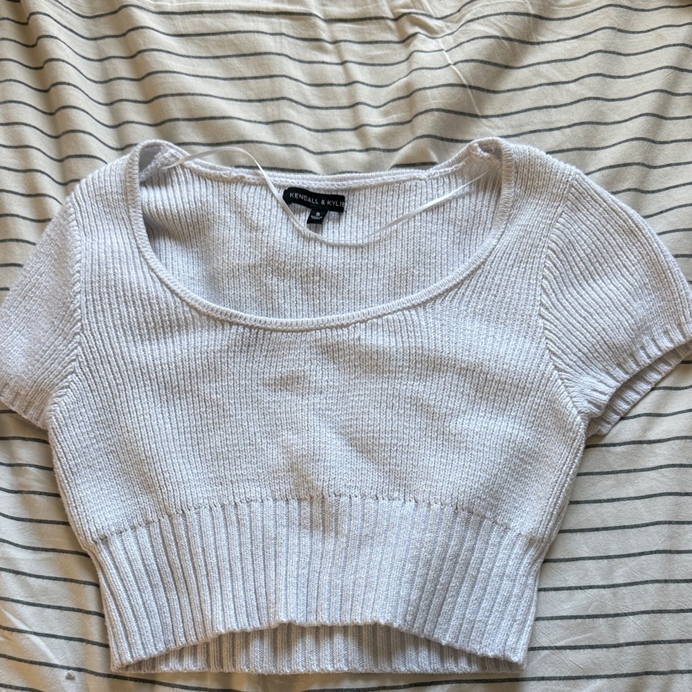 Kendall & Kylie Light Gray Ribbed Crop Top